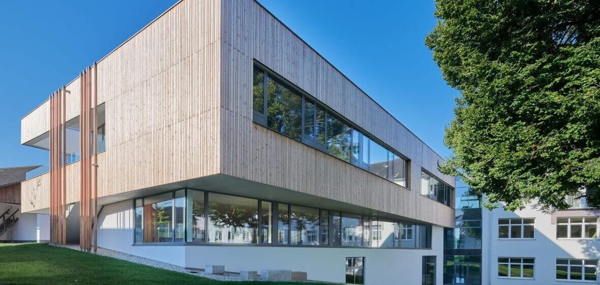 Wood and light dominate and create ambience